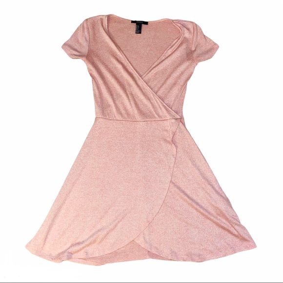Dresses & Skirts - light pink forever 21 dress with skater skirt